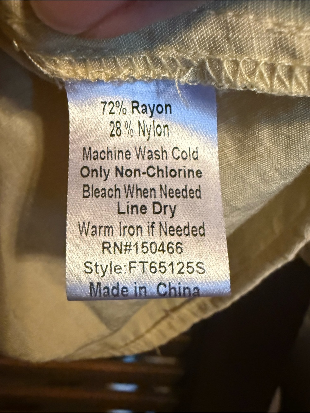 Monday Fun pale yellow top XL EUC - Picture 2 of 4